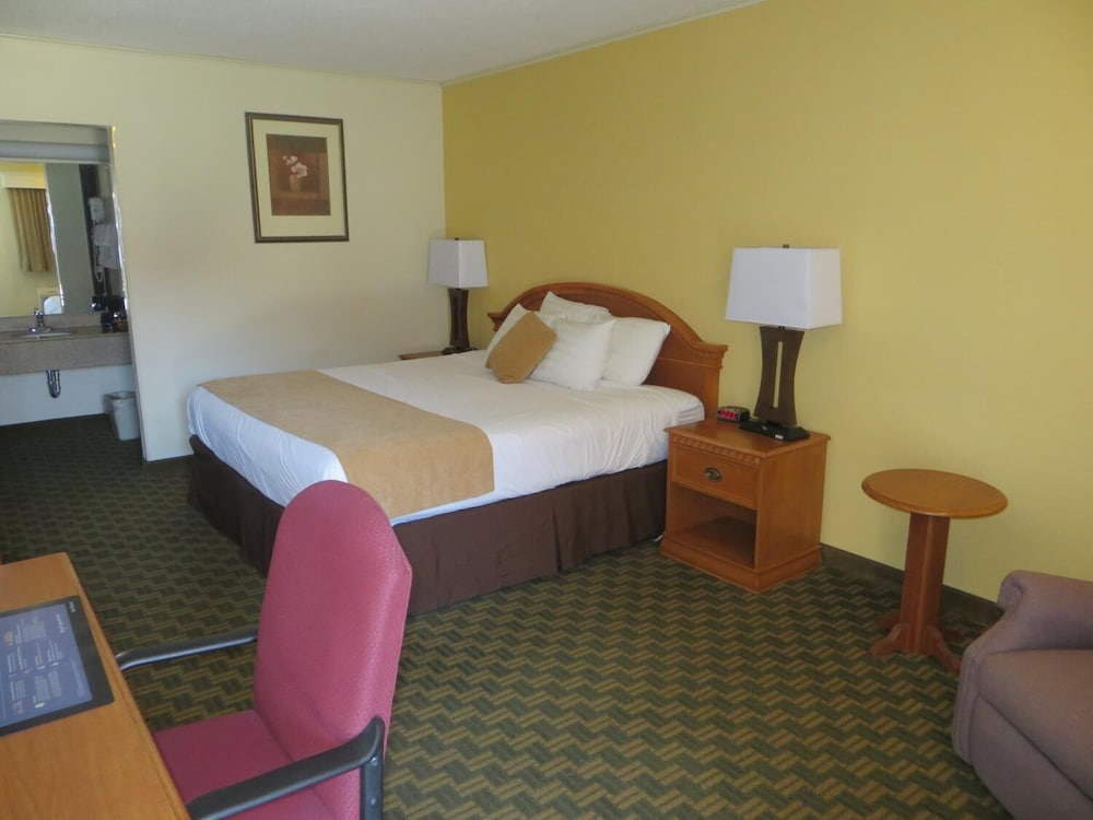 Red Coach Inn - photo 11