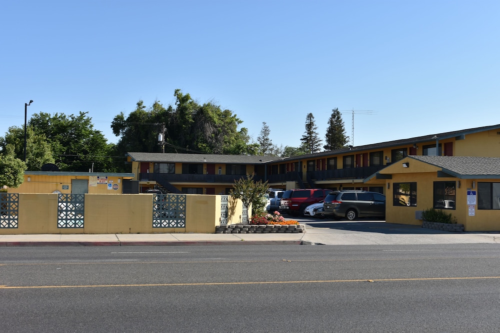 Apex Inn - photo 27
