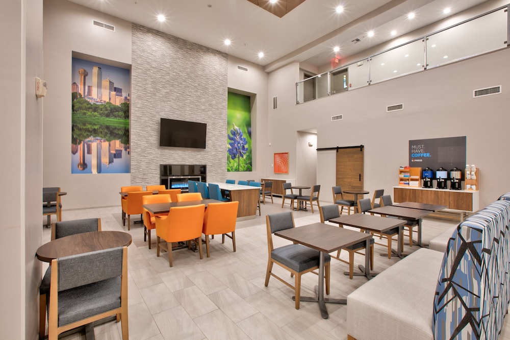 Holiday Inn Express & Suites North Dallas at Preston by IHG - photo 35