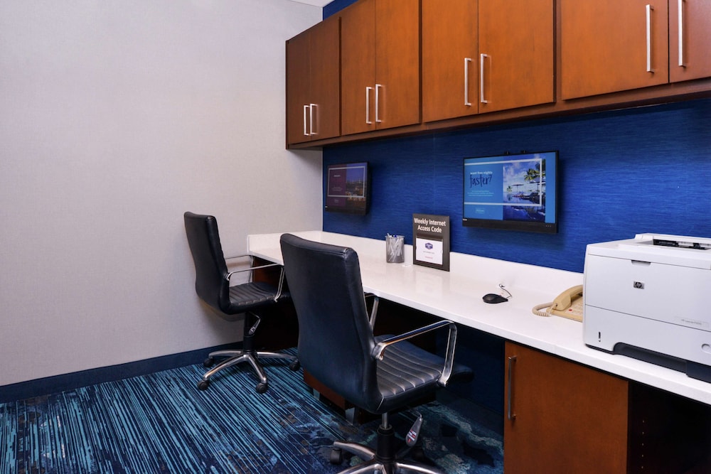 Hampton Inn & Suites Legacy Park Frisco - photo 57