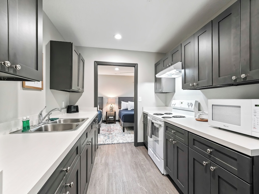 Baymont by Wyndham Ocala Suites - photo 20
