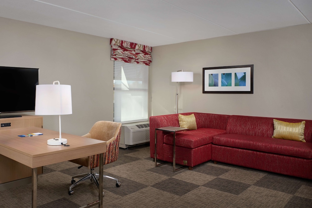 Hampton Inn & Suites Phoenix Scottsdale on Shea Boulevard - photo 11