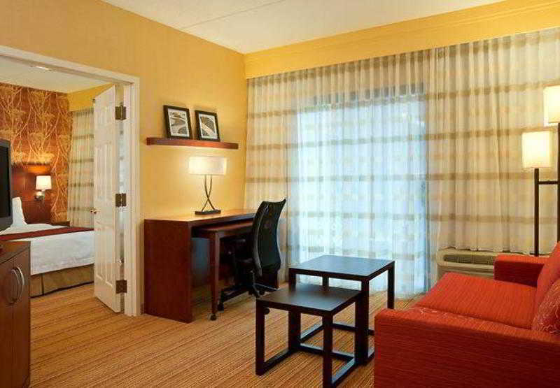 Sonesta Select Boston Stoughton - photo 4