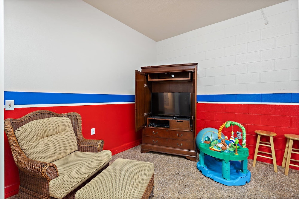 8104 fan Palm way - photo 36