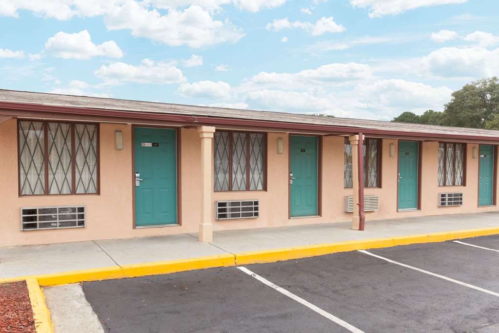 Knights Inn Tucker — hotel in Tucker