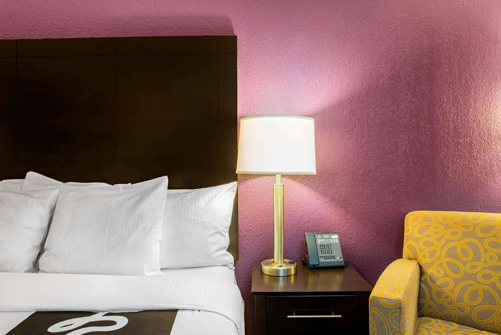 La Quinta Inn & Suites by Wyndham Fort Lauderdale Tamarac - photo 20