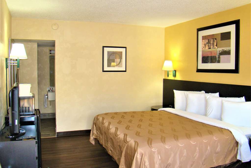 Baymont by Wyndham Front Royal Near Shenandoah National Park - photo 12