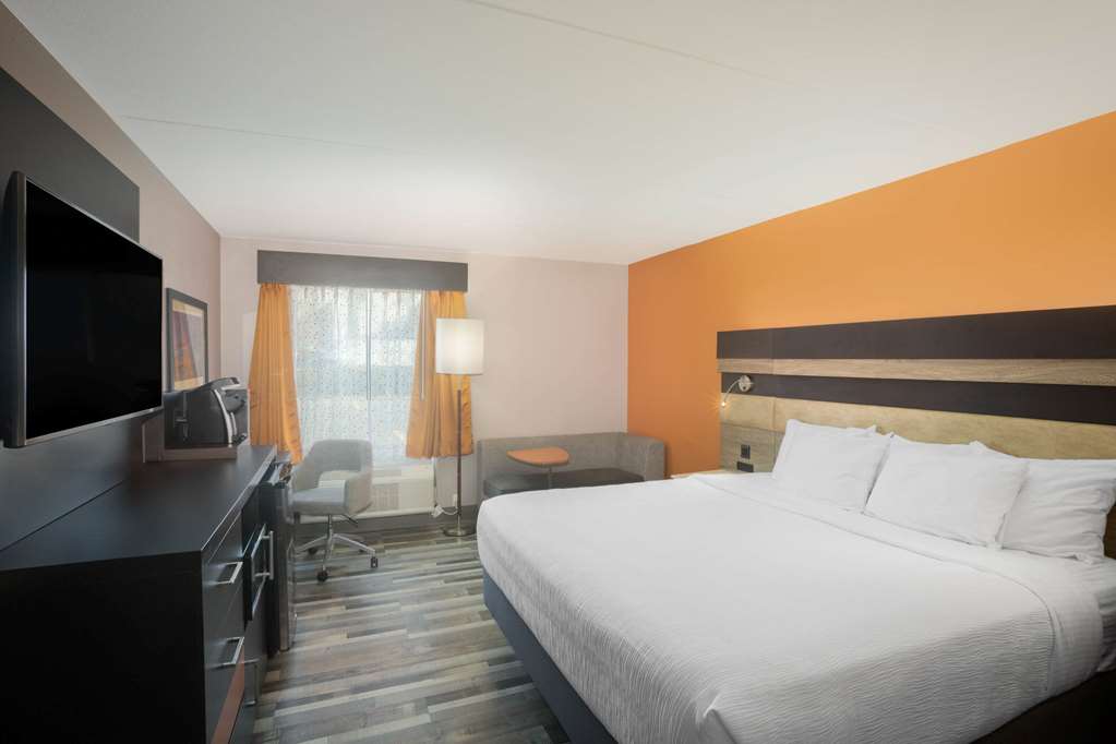 La Quinta Inn & Suites by Wyndham Branson - photo 22