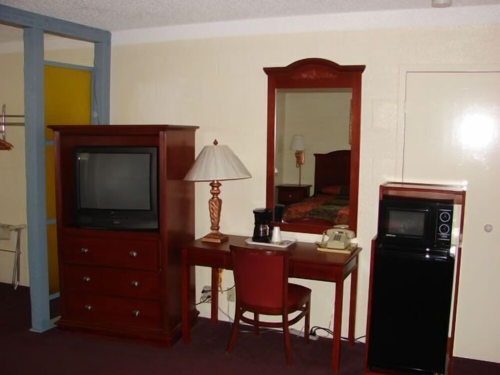 Economy Inn Corning - photo 2