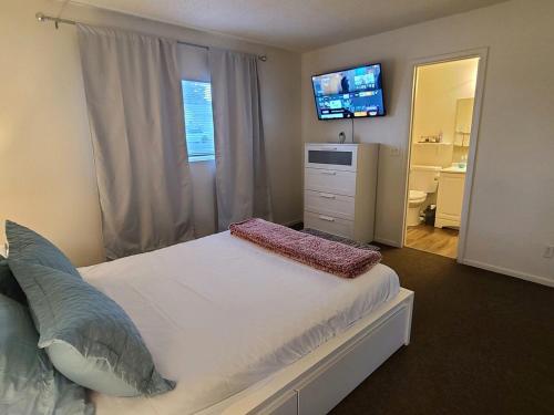 2 Bed 2 Bath Downtown Vegas Near The Strip