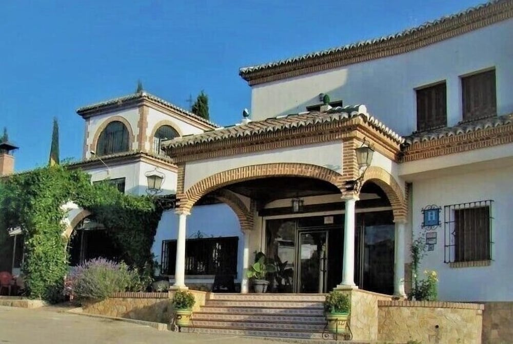 Escua - carbon neutral hotel in Archidona