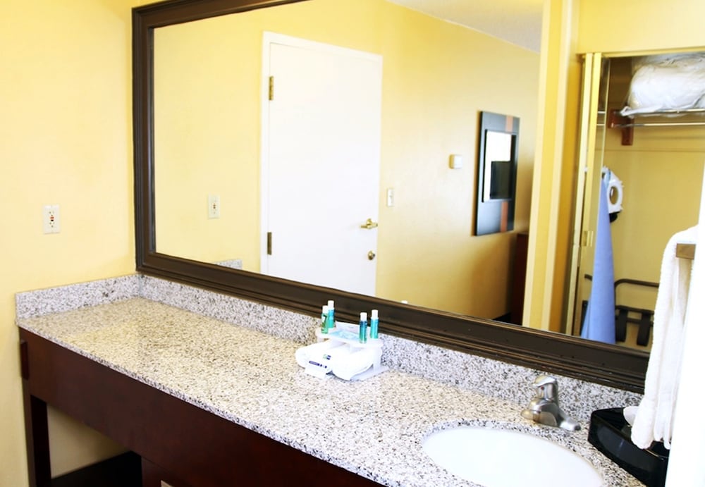 Holiday Inn Express Tifton by IHG - photo 9