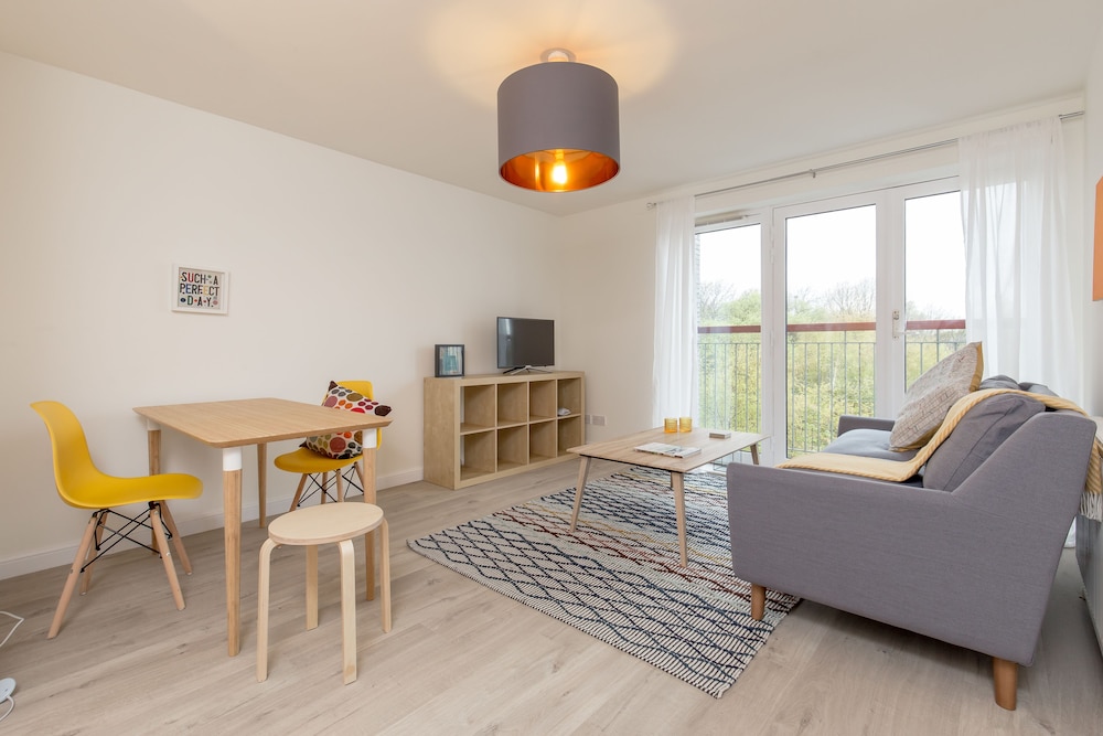 Dreamhouse Apartments Edinburgh Haymarket — 4-Star Luxury Hotel in Edinburgh, United Kingdom