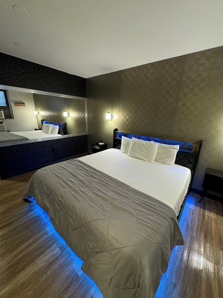 Cabana Hotel Yankee Stadium - photo 9
