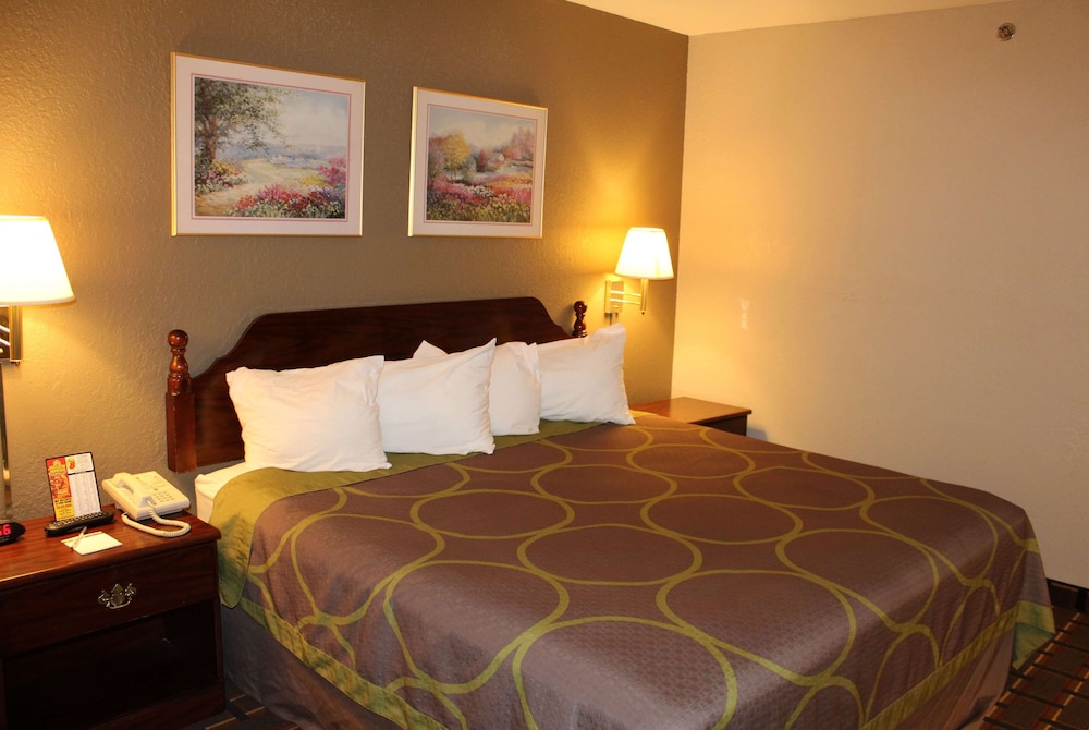 Super 8 by Wyndham Valparaiso - photo 13