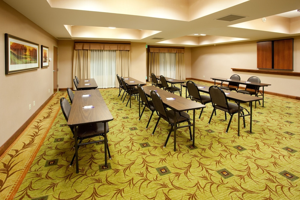 Holiday Inn Express Rawlins by IHG - photo 37
