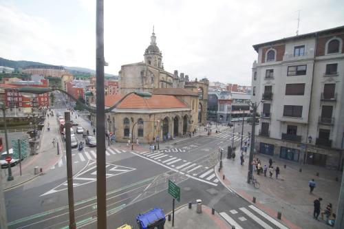 Piso Grande Y Luminoso En El Casco Viejo de Bilbao