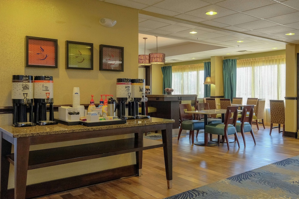 Hampton Inn Edenton - photo 2