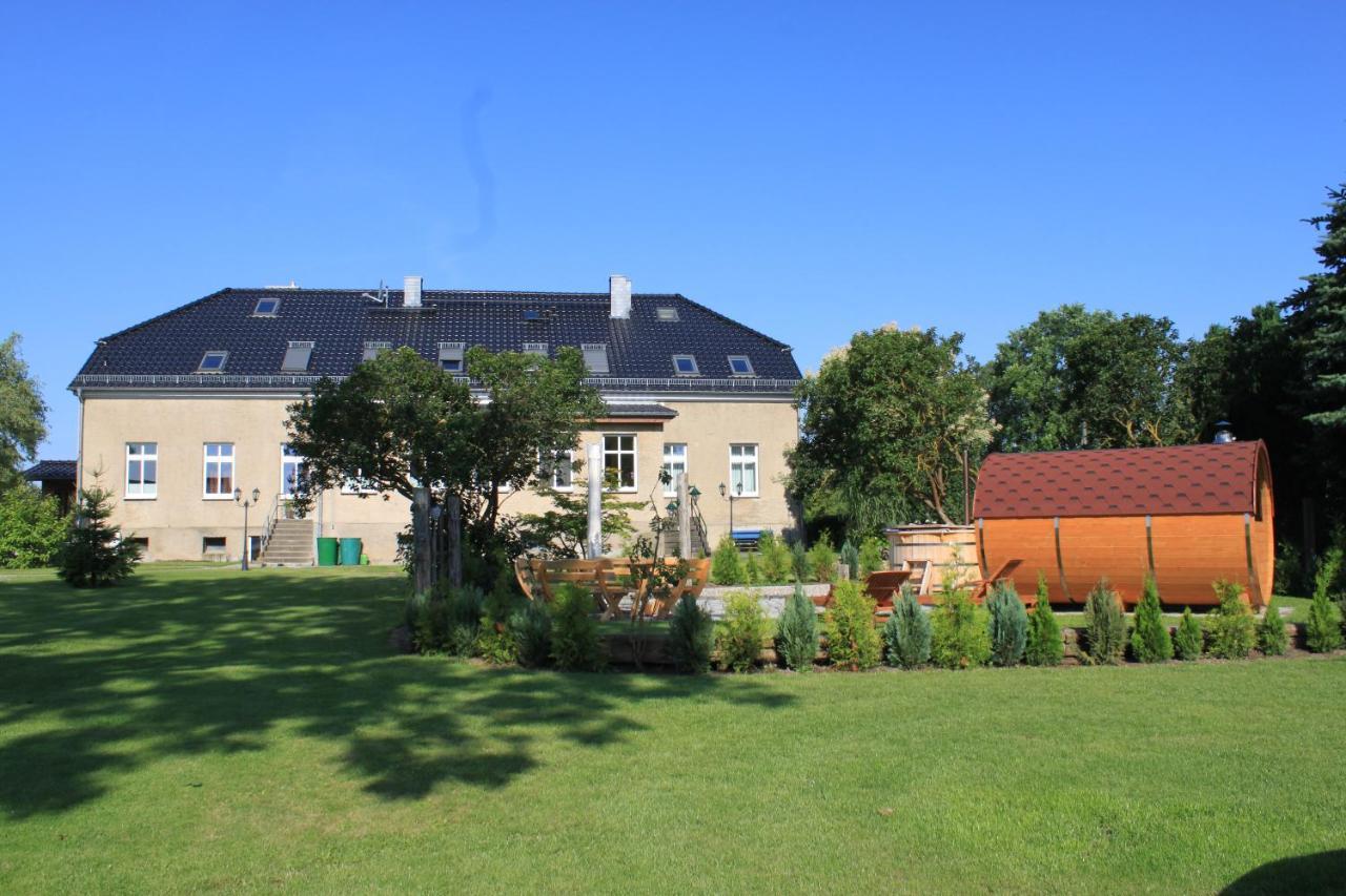 Ferienwohnung im Gutshaus Mühlhof — 4-Star Luxury Hotel in Prenzlau, Germany