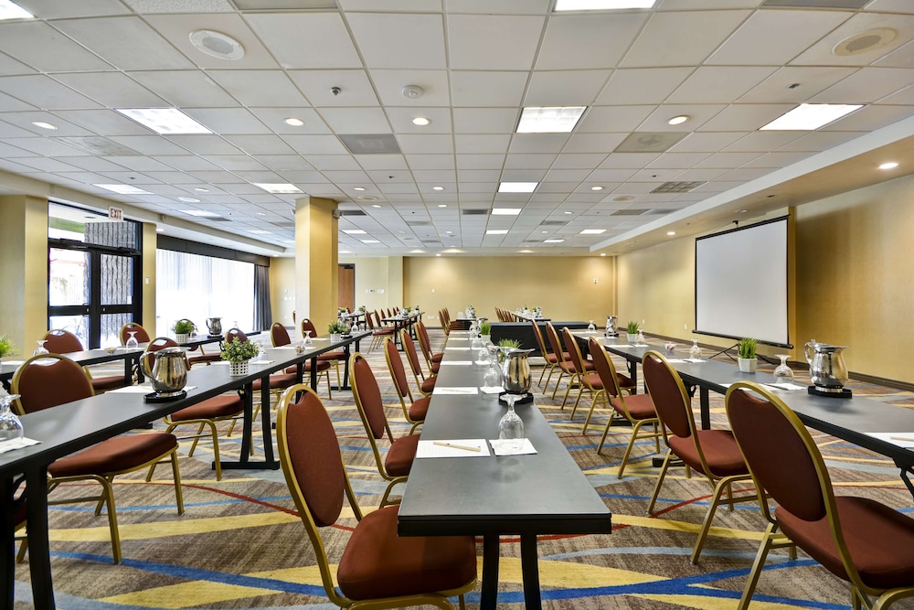 DoubleTree by Hilton Phoenix North - photo 56