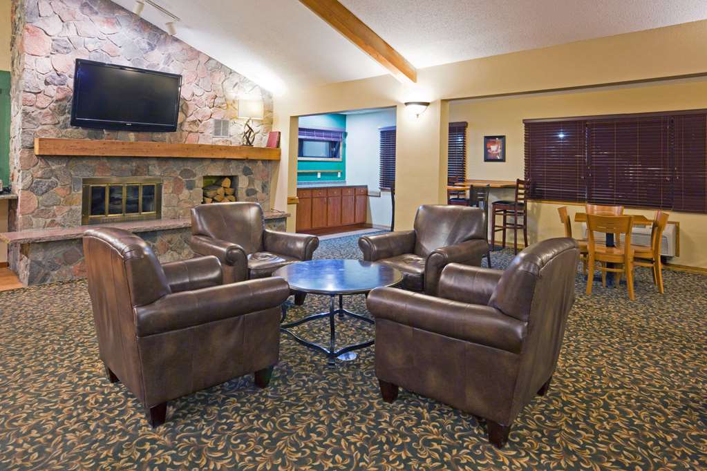 AmericInn by Wyndham Fargo West Acres - photo 4