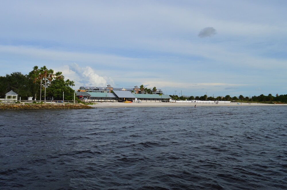 Harborside Suites at Little Harbor - photo 57