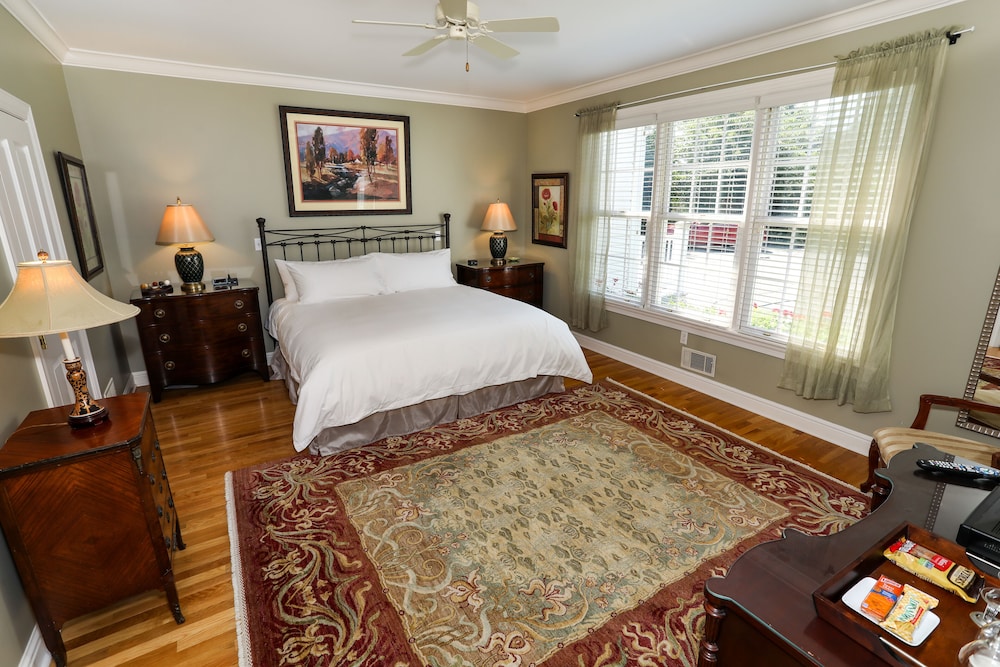 Oakmont Inn - photo 26
