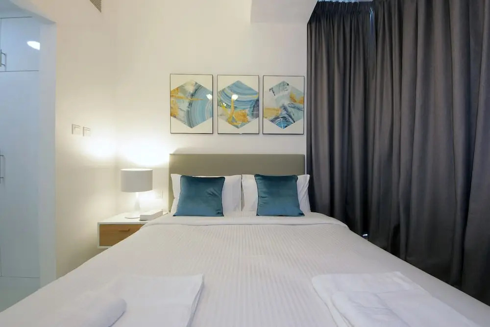 ShoresInn Charming 1BR with Marina Views — 4-Star Luxury Hotel in Dubai, United Arab Emirates