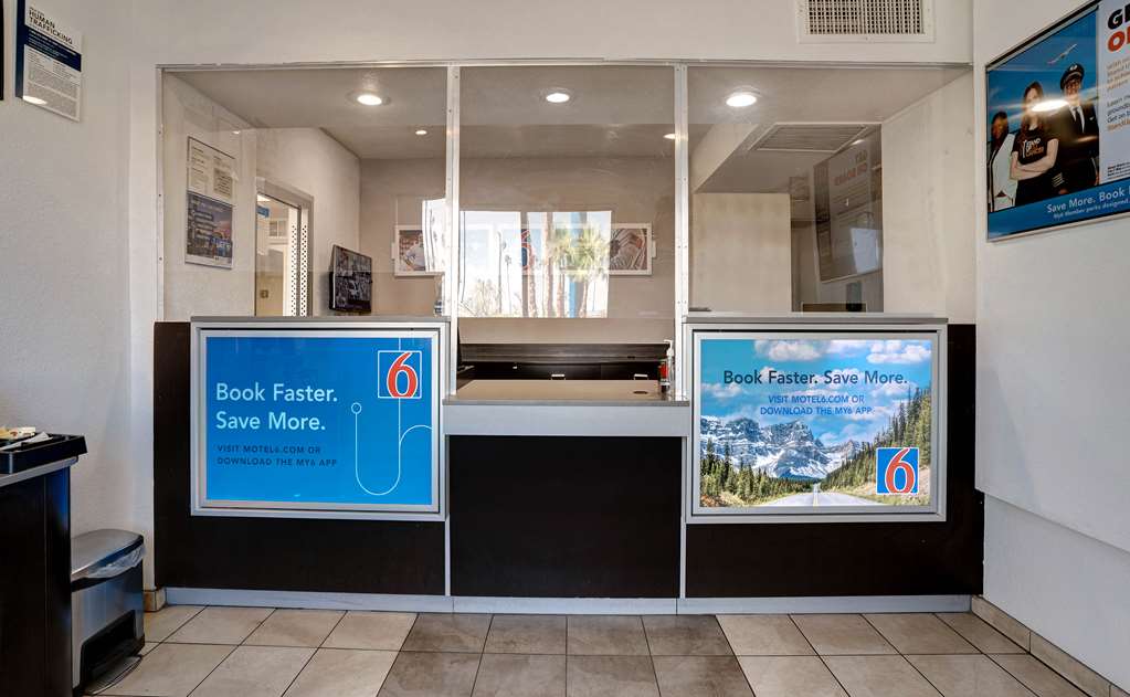 Motel 6 Bakersfield CA South - photo 22