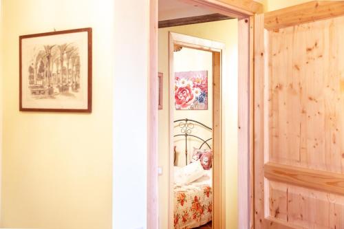 Agriturismo Colle del Sole With Swimming Pool — 4-Star Luxury Hotel in Porcari, Italy