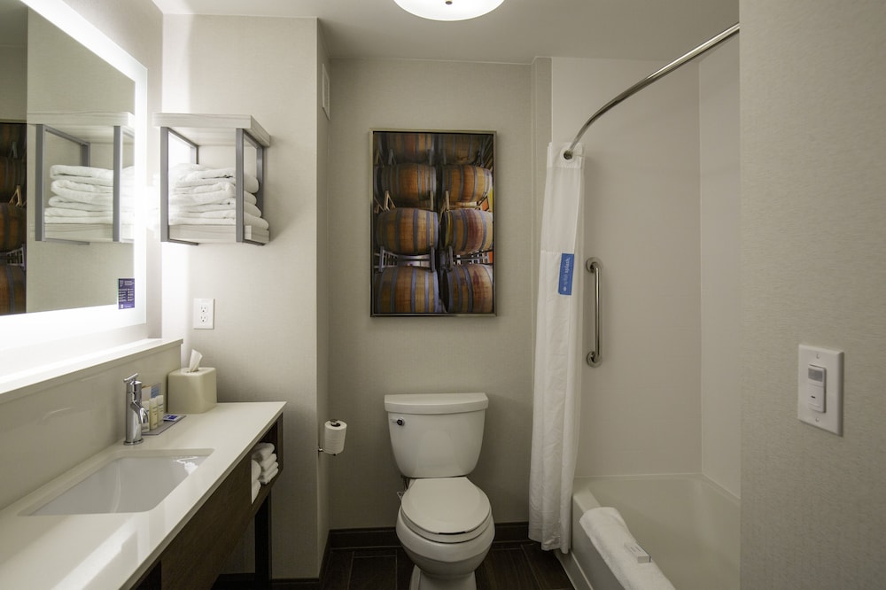 Hampton Inn & Suites Windsor Sonoma Wine Country - photo 27