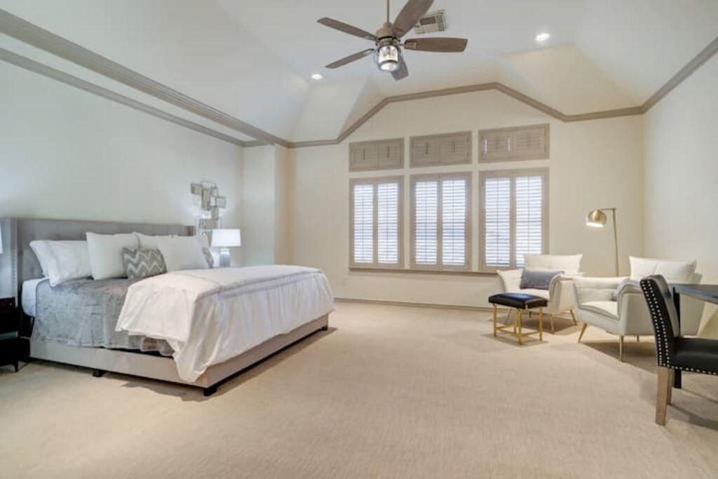 Spacious & Intimate Townhome near TMC NRG Stadium Rice Village — 4-Star Luxury Hotel in Houston, United States