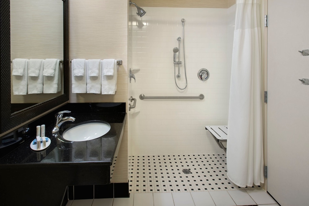 Fairfield Inn & Suites by Marriott Verona - photo 10