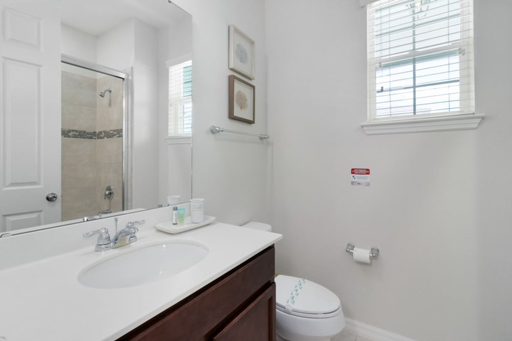 Incredible Resort 4 bed Pool Spa Home - photo 15