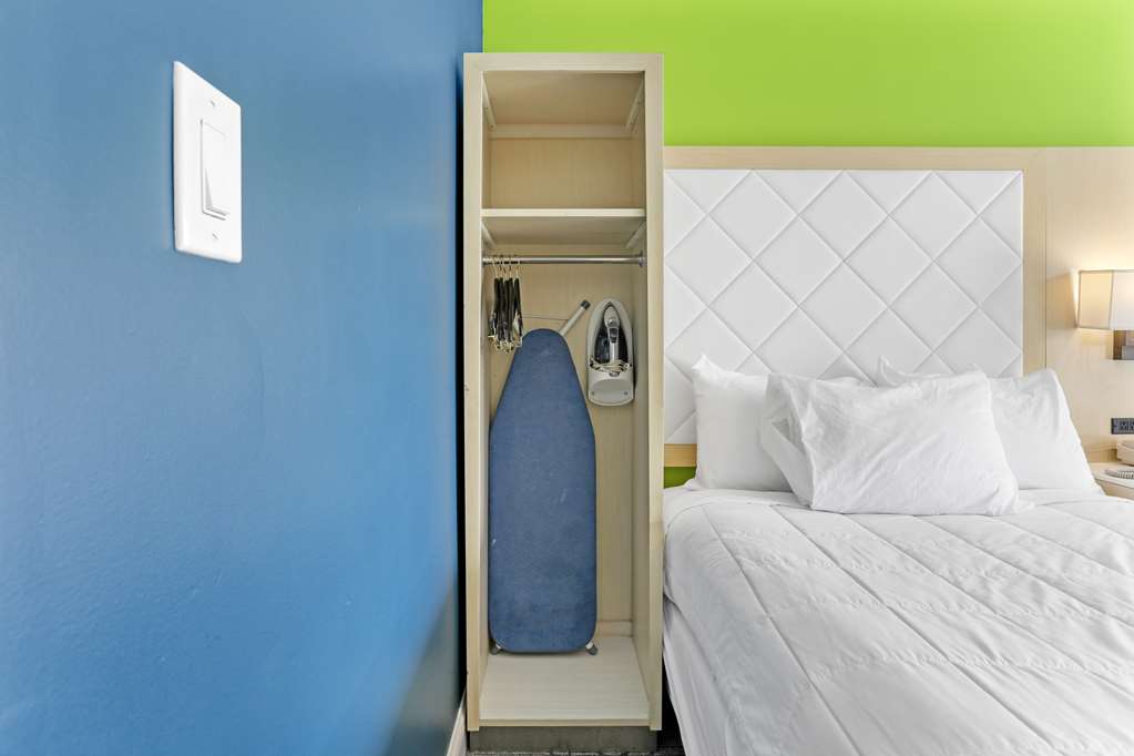 Signature Inn Berkeley - photo 11