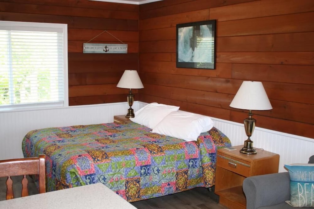The Lowtide Motel - photo 12