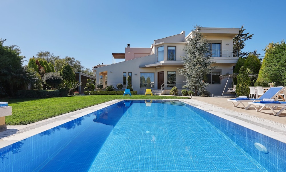 Villa Evergreen — 4-Star Luxury Hotel in Irakleion, Greece