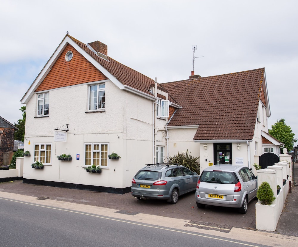 The Maples - last minute hotel in Southampton
