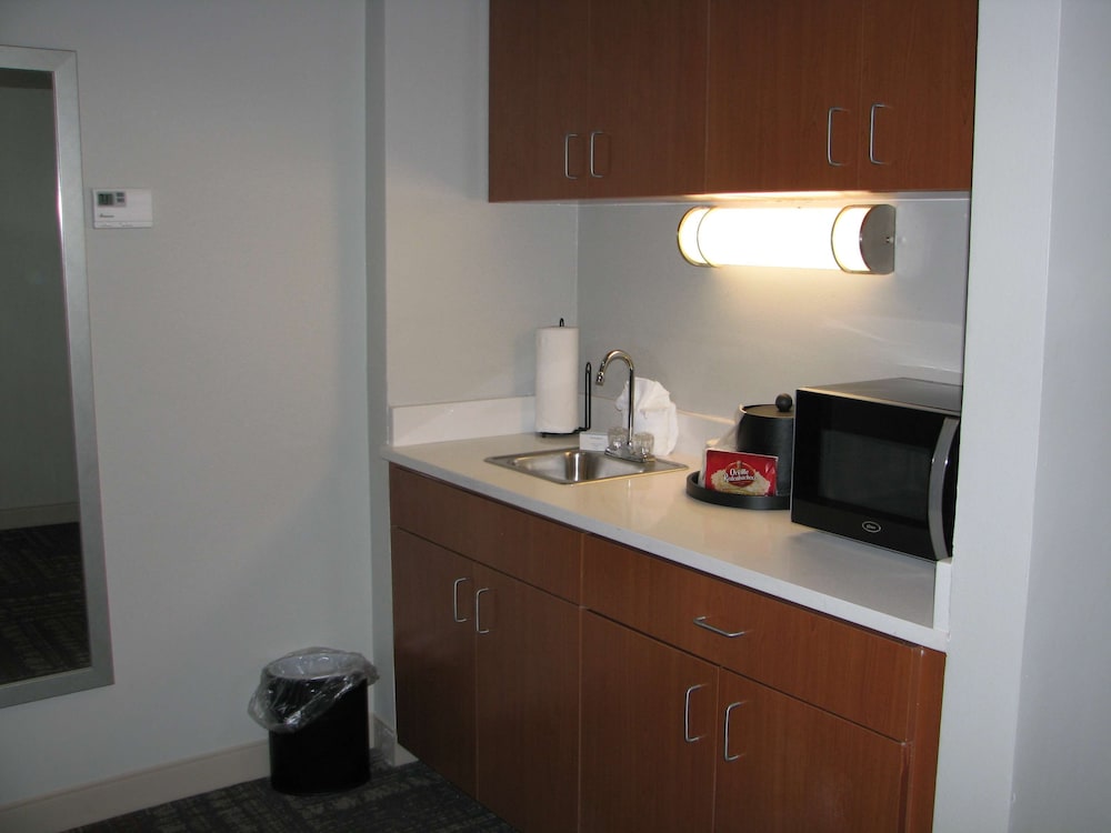 Hampton Inn Sevierville - photo 16