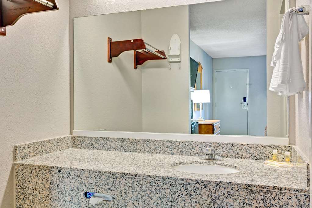 Days Inn by Wyndham Hernando - photo 10