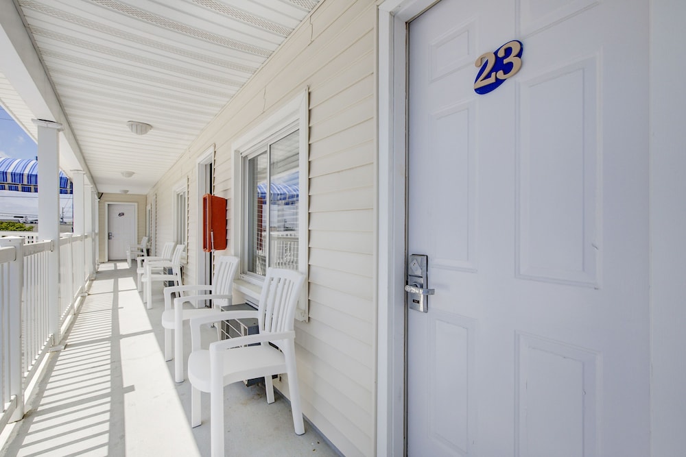 Surf City Hotel - photo 42