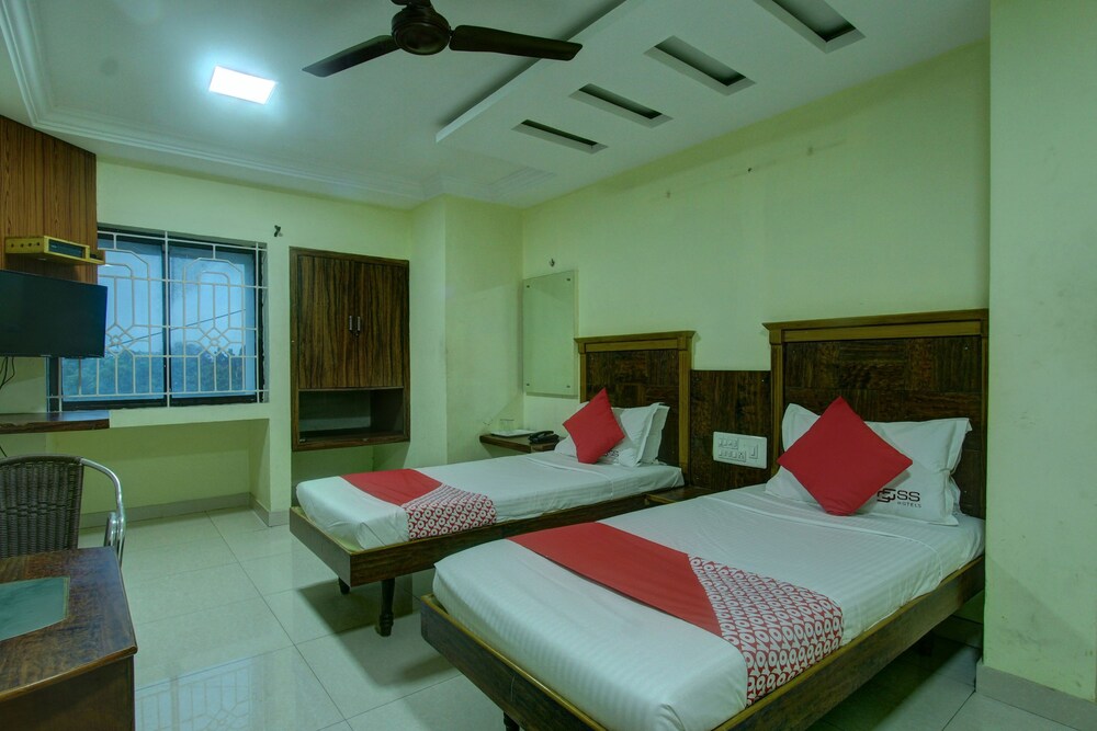 Ss Hotels — hotel in Tiruppur