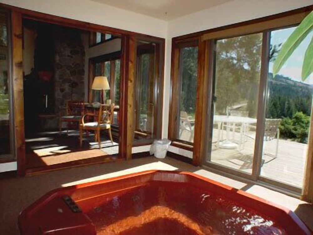 Pahaska Tepee Resort - photo 10