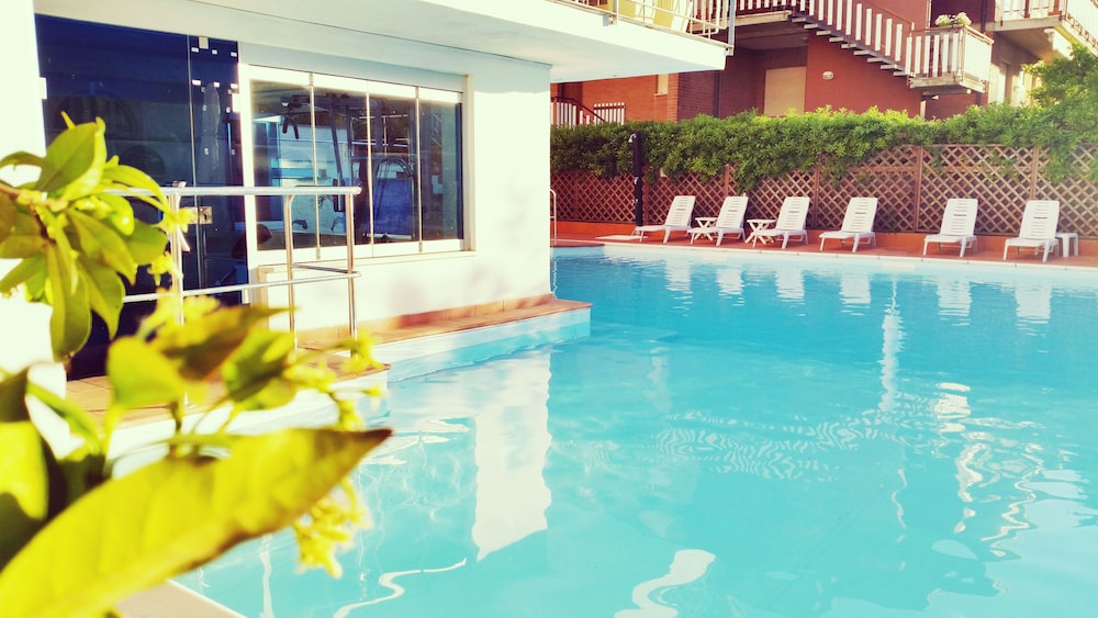 Hotel Delfino - last minute hotel in Cervia