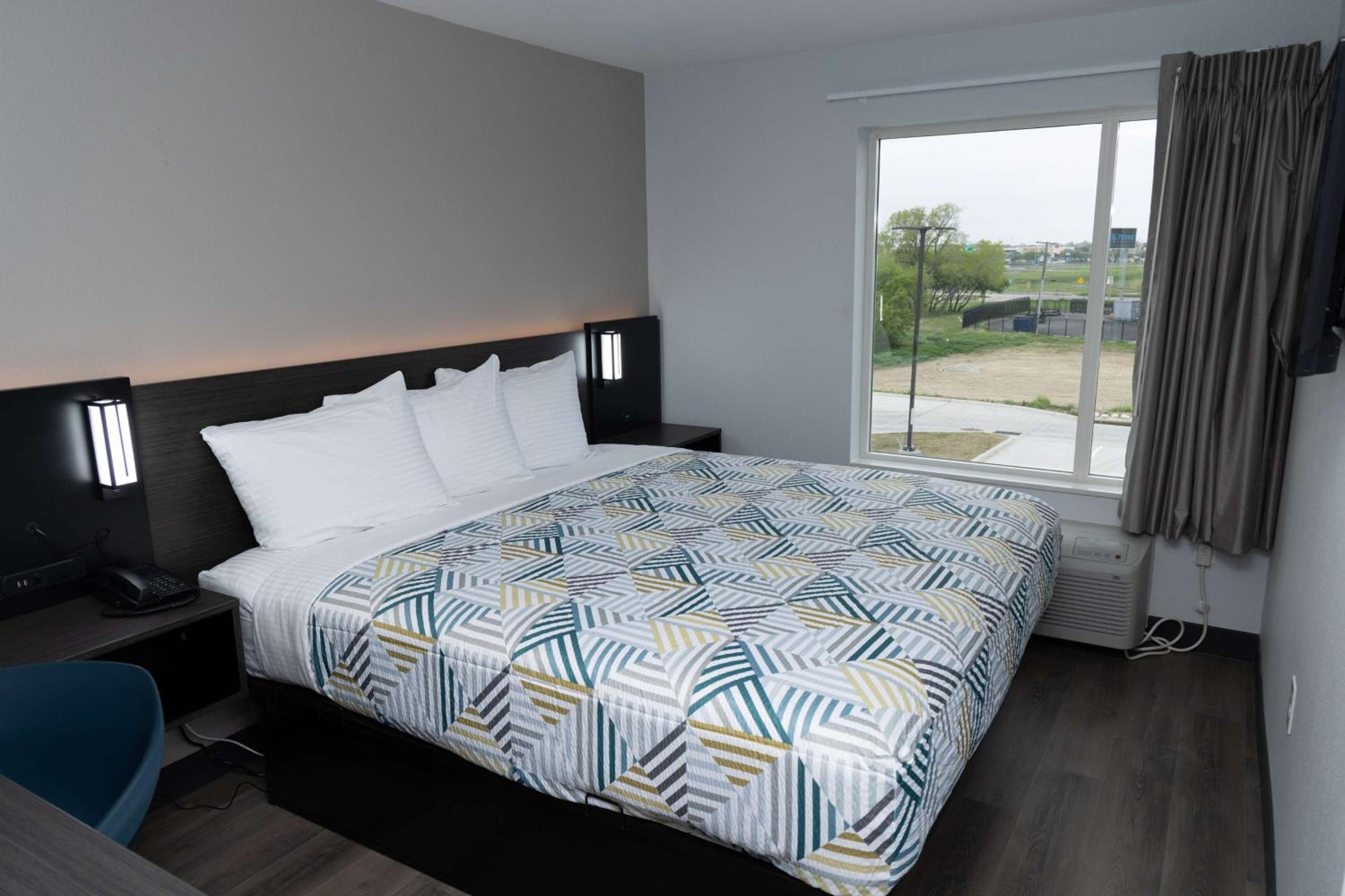 Motel 6 Fort Worth TX Lake Worth - photo 5