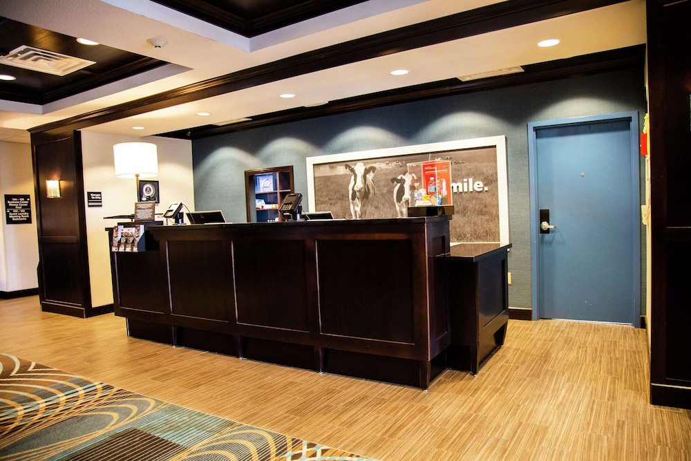 Hampton Inn & Suites Sharon - photo 6