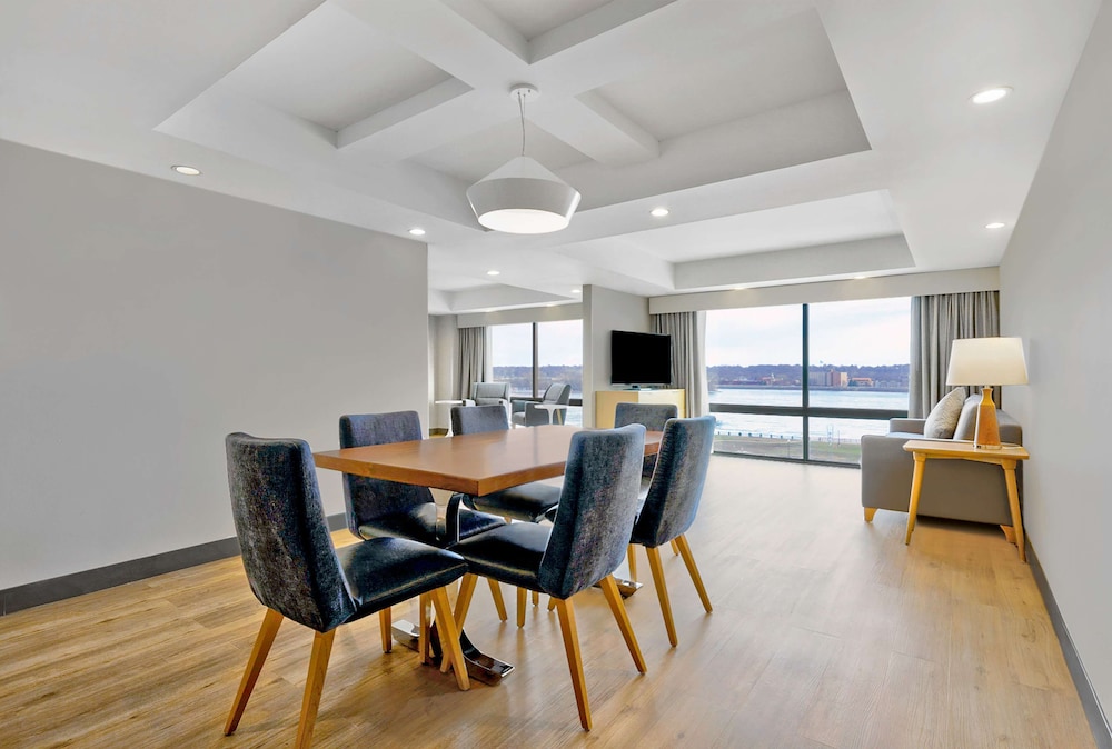 DoubleTree by Hilton Davenport - photo 31