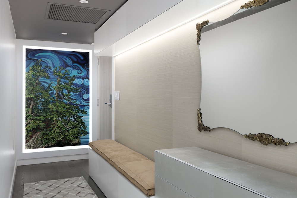 1111 Richards 1407 — 4-Star Luxury Hotel in Vancouver, Canada