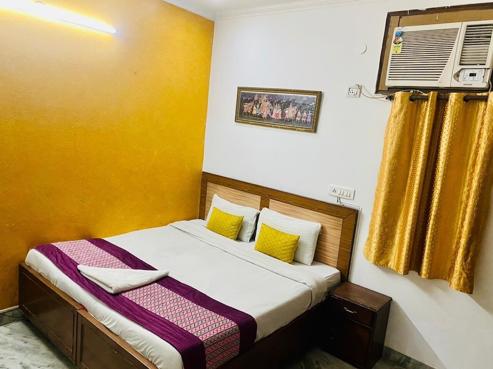 White Elephant - last minute hotel in Noida