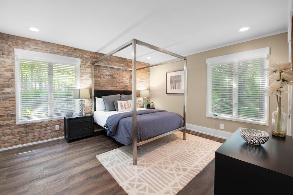 Lake Norman Hideaway - photo 5
